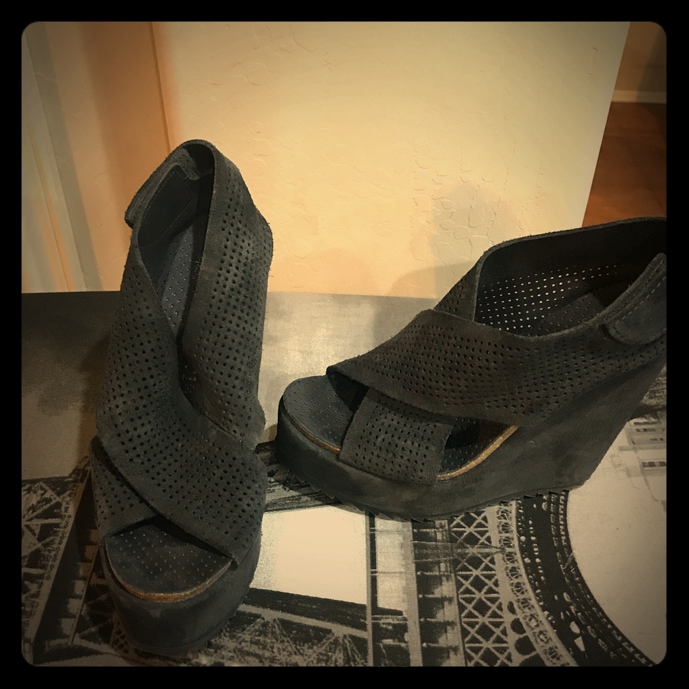 Pedro Garcia Wedges